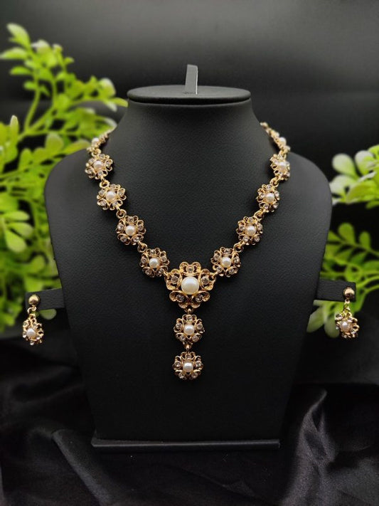 Diva Majestic Pearl Flower Necklace Set 🌸✨
